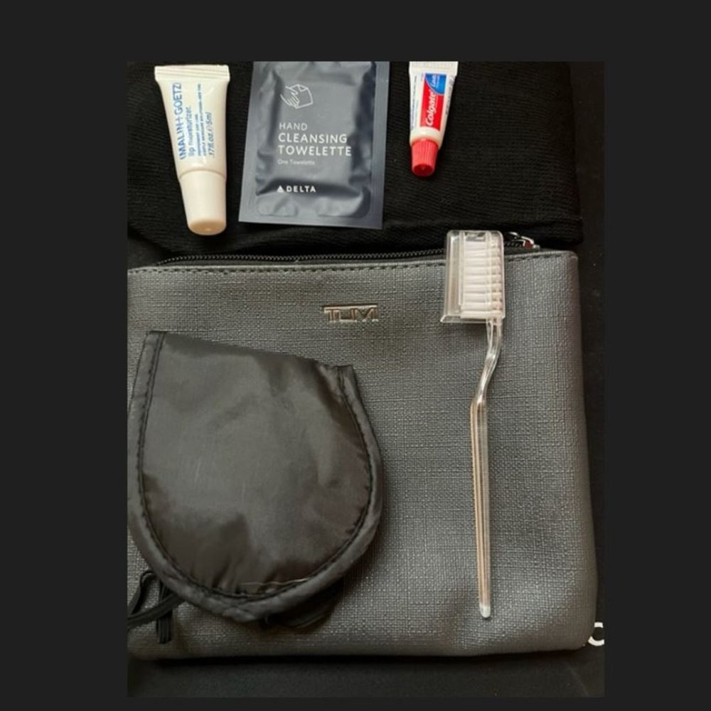 NEW- Tumi Delta cosmetic bag